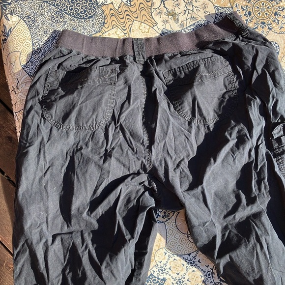 Gloria Vanderbilt 100% cotton lightweight capri / cargo elastic waist size 16 - Picture 5 of 6